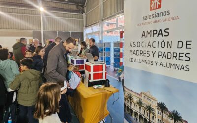 AMPAS impulsa la lectura en la 2.ª Feria del libro y cómic del colegio